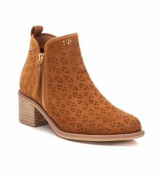 Xti Womens Suede Ankle Booties In Camel