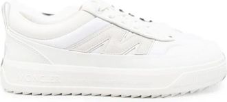 Moncler Schoenen, Heren, Wit, 43 EU, Sneakers met gestreepte zool met logo-reli&euml;f