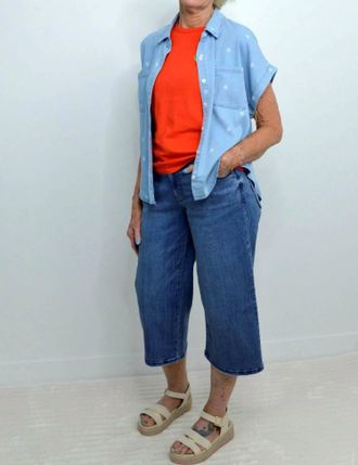 Democracy Hook & Bar Relaxed Capri Jeans In Denim