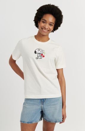 Chinti and Parker Cotton Snoopy Cherry T-Shirt in Cream at Nordstrom, Size X-Large
