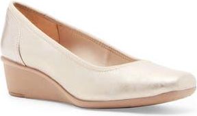 Anne Klein Wisher Pump in Light Gold at Nordstrom Rack, Size 5.5