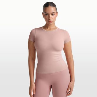 Nike Womens SKIMS Ribbed Seamless Short-Sleeve Top in Pink | SSSSL9718W-HEC