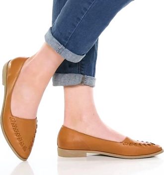 Bueno Womens Brielle Flats In Tan