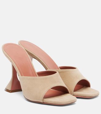 Amina Muaddi Mules Lupita de ante