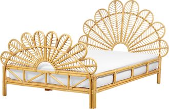 Beliani Cama Con Somier De Rat&aacute;n Madera Clara 140 X 200 Cm Panel Trenzado Pavo Real Florentine
