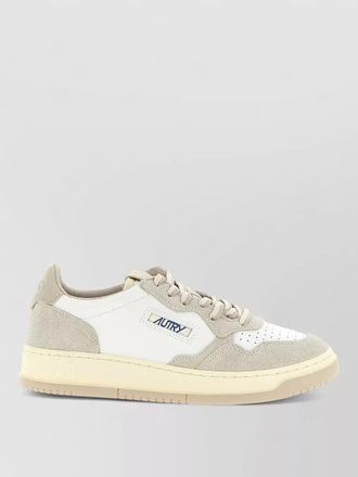 Autry leather medalist low sneakers