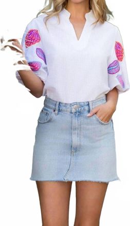 THML Clothing Brittnee Seashells Embroidered Puff Sleeve Top In White