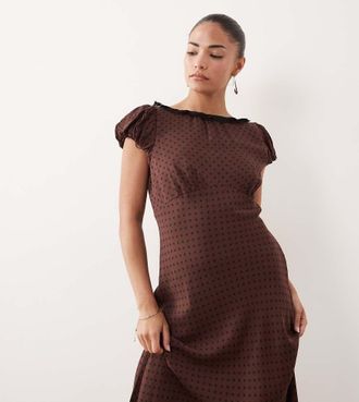 Nobody's Child Marianna - Vestito midi marrone a pois con scollo a barchetta e maniche a sbuffo