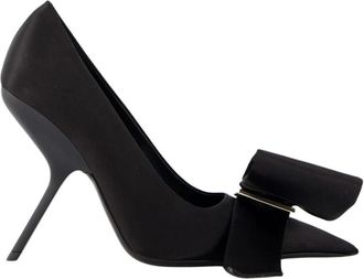 Ferragamo Zwarte Satijnen Pumps met Strikdetail - Dames - Pumps - Zwart - 37 1/2 EU - Satijn - Schoenen