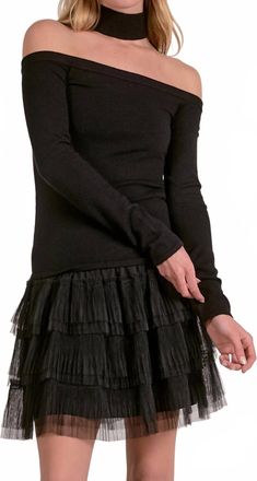 Elan Taylor Off The Shoulder Choker Sweater In Black