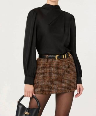 Astr Ivonne Long Sleeve Top In Black