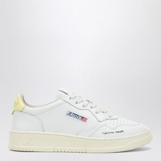 Autry Medalist Low sneakers in white/yellow Floating Dreams