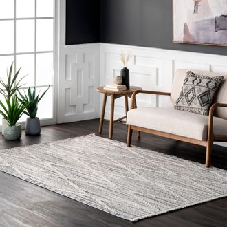 nuLOOM Marcy Geometric Tasseled Area Rug
