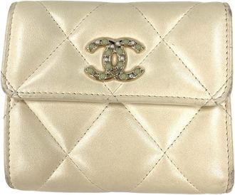 Chanel Leather Wallet (Tri-Fold) (Pre-Owned)
