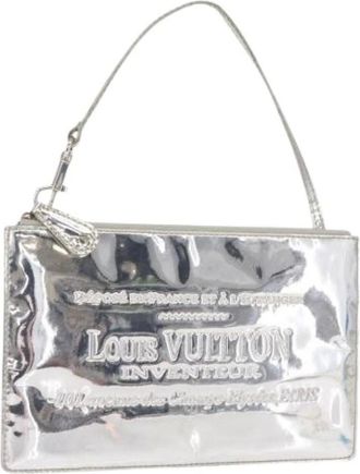Louis Vuitton Pre-owned Clutches, female, Gray, Size: ONE SIZE Pre-owned Leather Clutch
