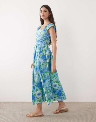 Nobody's Child Mika - Vestito lungo senza maniche in cotone blu a fiori con scollo squadrato e dettaglio arricciato