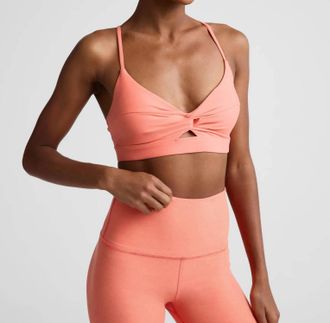 Beyond Yoga Spacedye Twist Front Strappy Bra In Dreamsicle Heather