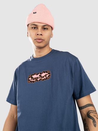 Pass Port Pattoned T-Shirt blauw