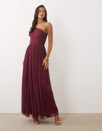 Lace & Beads Vestito lungo monospalla da damigella color fico con foulard-Rosso