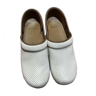 Dansko Womens Perforated Pro Full Grain Clog In Ivory