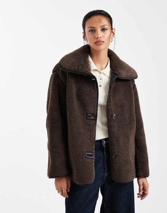 New Look Giacca in pelliccia sintetica doppiata marrone