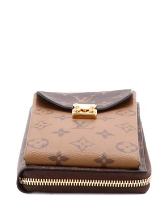 Louis Vuitton Vertical Zippy Metis Chain Wallet Reverse Monogram Canvas crossbody bag - Bruin