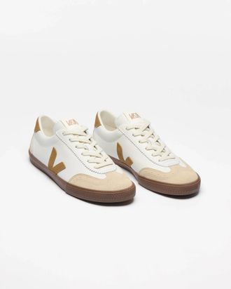 Veja Volley Leather Womens Trainers in White - Size UK 7