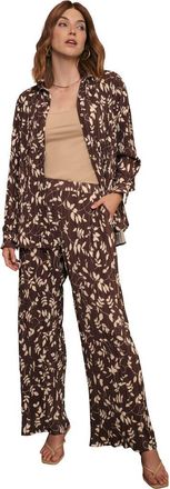 Jessica London Plisse Wide-Leg Trouser in Rich Brown Vines at Nordstrom, Size 18