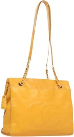 Chanel Pre-owned Shoulder Bags, female, Yellow, Size: ONE SIZE Pre-owned Leather chanel-bags