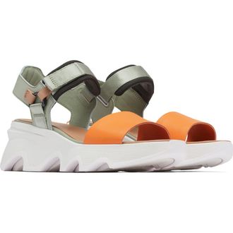 Sorel Kinetic Y-Strap Sandal in Safari/Dreamy at Nordstrom, Size 6
