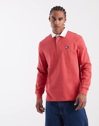 Tommy Jeans Camicia stile rugby comoda rossa con stemma del logo-Rosso