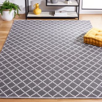 Safavieh Montauk Machine Made Area rug, Dark Grey / Ivory Contemporary Style Easy Care
