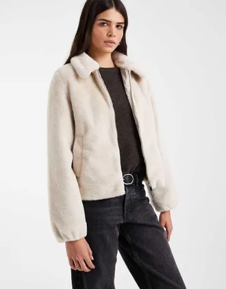 Vero Moda cappotto corto in pelliccia sintetica morbida color oatmeal-Bianco
