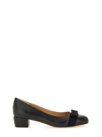 Ferragamo Black Leather Pumps