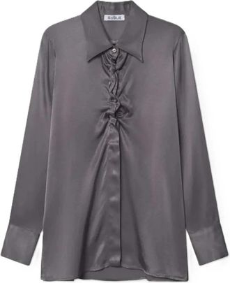 SoSUE Glanzende Ella Blouse met Gerimpelde Halslijn - Dames - Overhemden - Grijs - S - Rayon - Overhemden