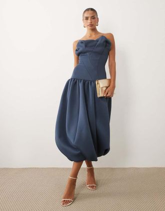 Asos Vestito midi a fascia arricciato con fondo a palloncino in tessuto scuba blu denim