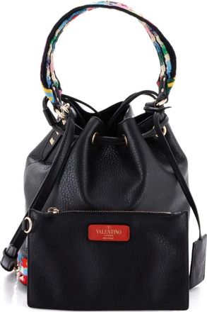 Valentino Garavani Geo Leather with Embroidered Detail bucket bag - Zwart