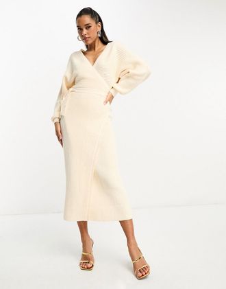 Pretty Lavish Vestito midi oversize a portafoglio in maglia color crema-Bianco