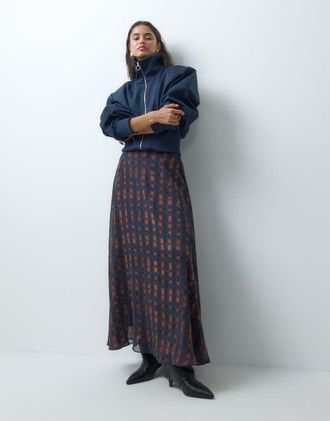 Nobody's Child Madden gonna lunga in chiffon plissettata a volume a quadri blu e bordeaux-Marrone