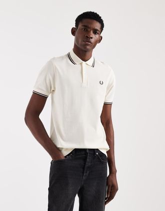 Fred Perry Polo &eacute;cru con doppia riga a contrasto e logo-Neutro