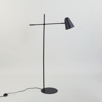 Maisons du monde L&aacute;mpara de pie de acero negro con brazo articulado, 144 cm