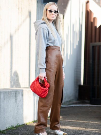 Micro felpa, maxi stile! Nel 2021 la felpa si accorcia…