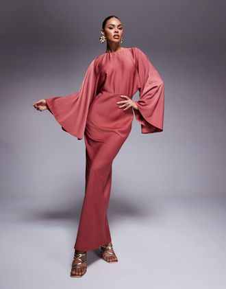 Asos Vestito lungo in raso testurizzato con taglio sbieco ad ali di pipistrello rosso bruciato