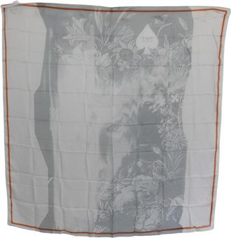 Costume National Zijden Bloemen Foulard Wikkel Sjaal - Dames - Zijden sjaals - Grijs - ONE Size - Accessoires