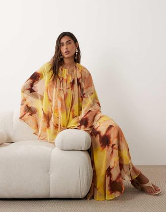 Asos Vestito lungo a trapezio con strato sovrapposto in chiffon giallo con stampa a fiori e volant-Multi