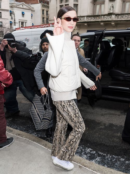 pantaloni stampa serpente