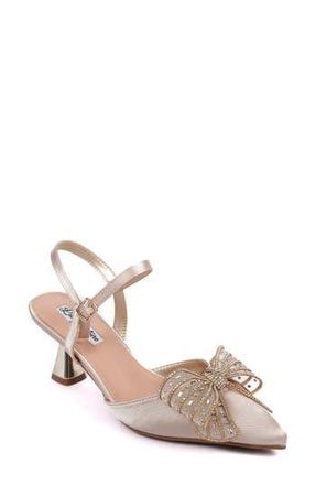Lady Couture Leslie Pointed Toe Pump in Champagne at Nordstrom Rack, Size 13