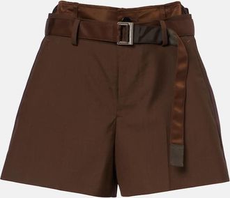 sacai Shorts con cintura