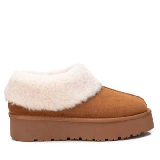 Xti Womens Winter Suede Clogs In Camel