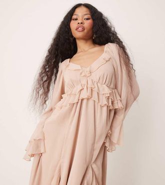 Miss Selfridge Vestito lungo in chiffon rosa con volant stile bohémien